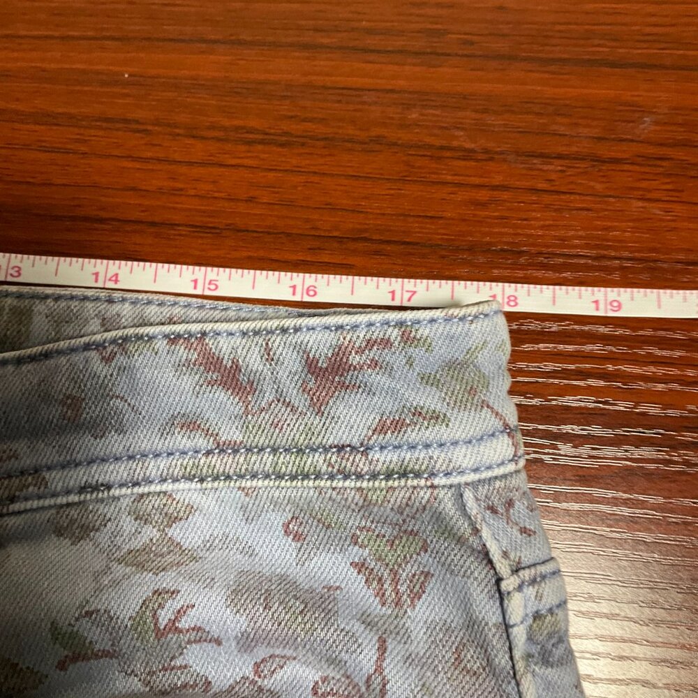 Pilcro-Anthropologie, Slim Boyfriend Jeans, Floral Print, Size 32 - Picture 9 of 9